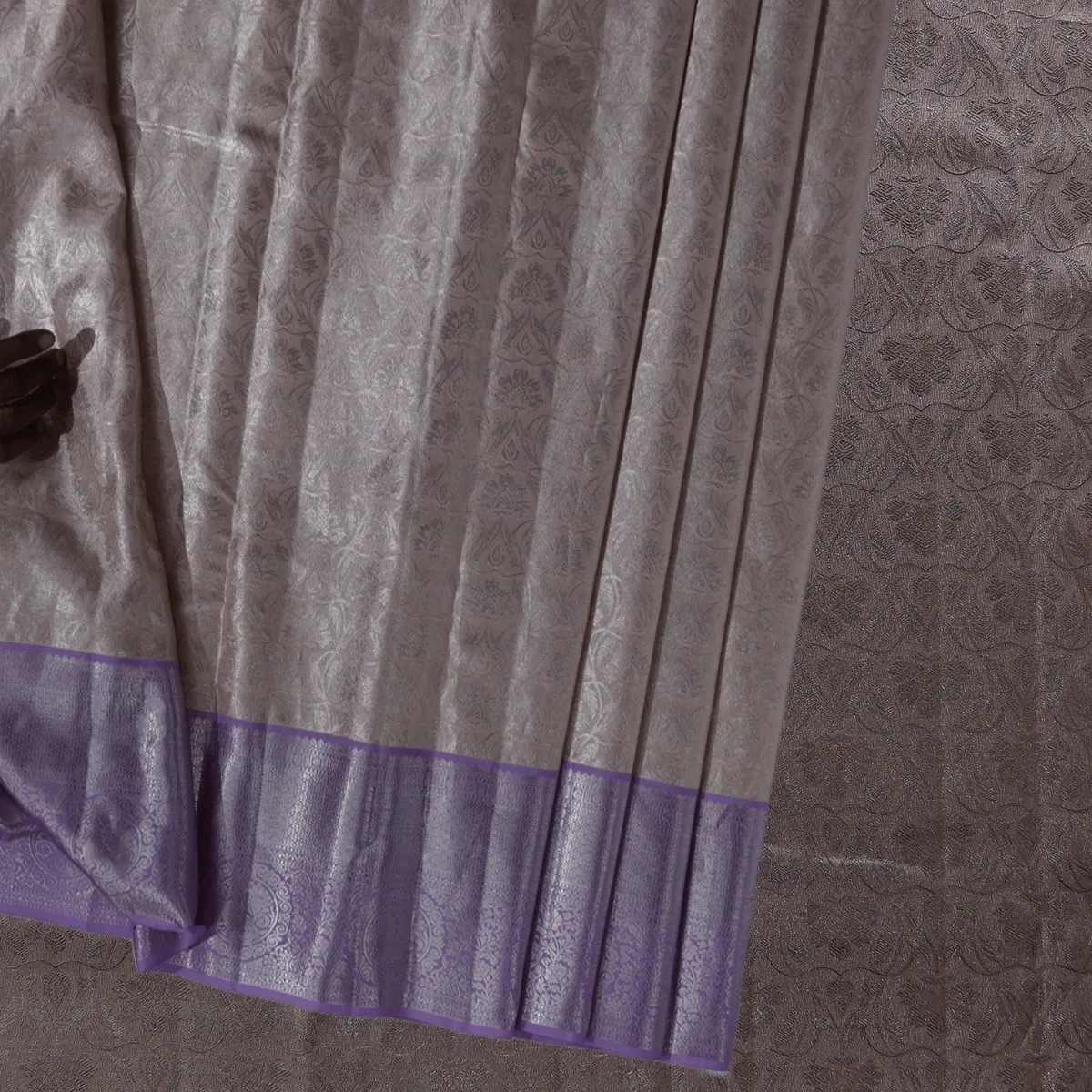 Kanchipuram Handloom Tissue Silk Saree 3 Gram Gold Jari