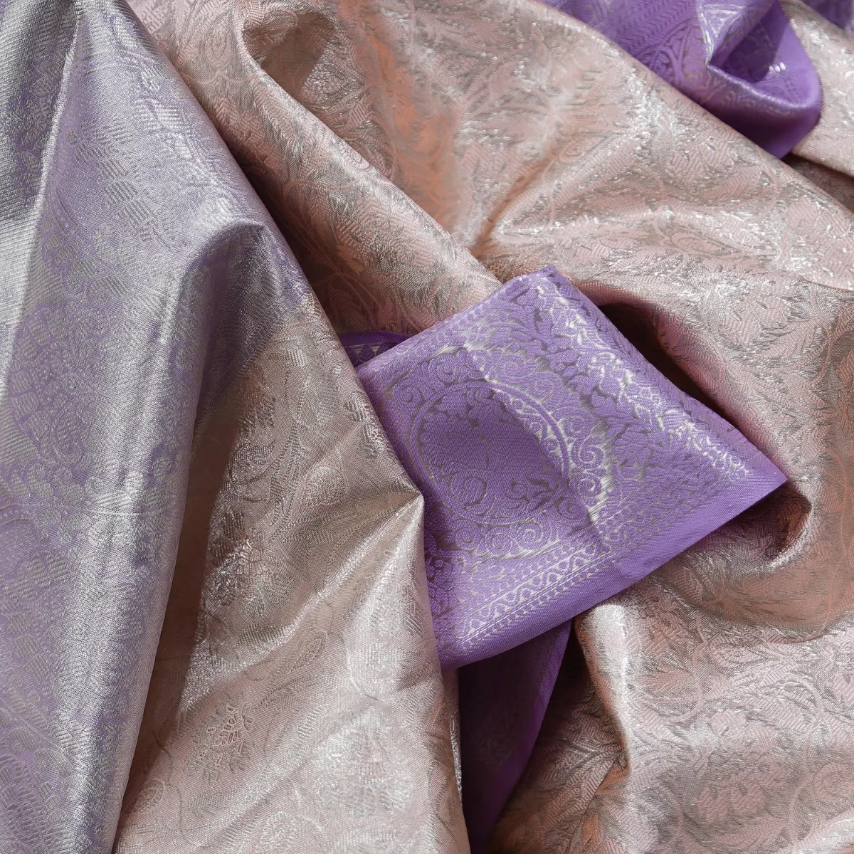 Kanchipuram Handloom Tissue Silk Saree 3 Gram Gold Jari