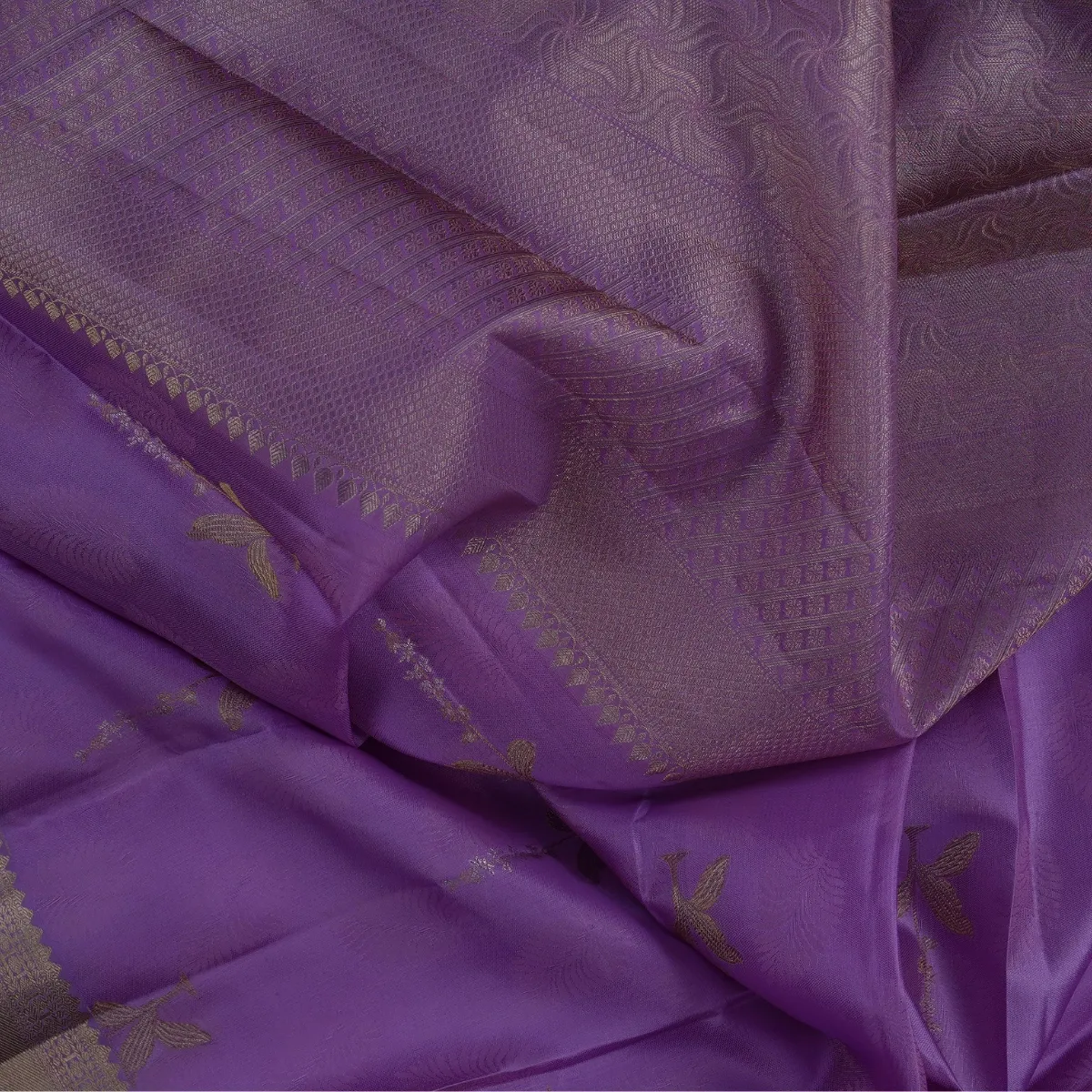 Kanchipuram Silk Saree Golden Colour Putta Style Silk Fast Jari