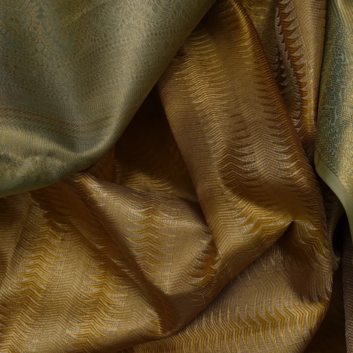 Kanchipuram Handloom Tissue Silk Fast jari